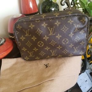 Authentic trousse 23